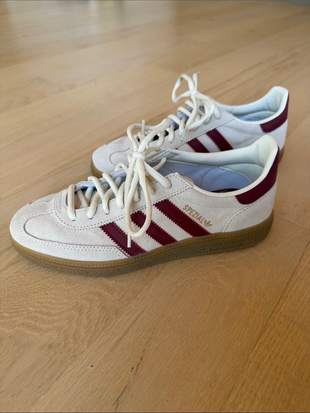 Adidas - Picture 6 of 17